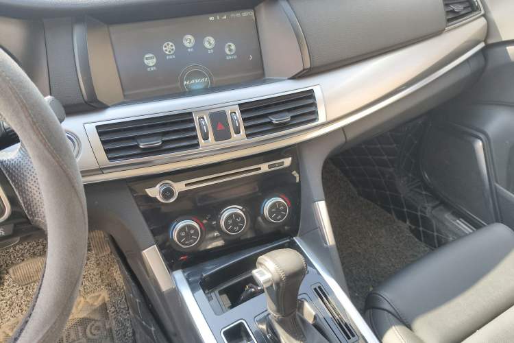Used Haval H7 2016 Blue-Label H7 2.0T Automatic Luxury Model Audio And AC Panel