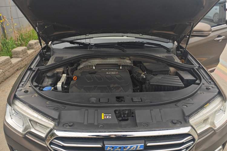Used Haval H7 2016 Blue-Label H7 2.0T Automatic Luxury Model Engine Bay