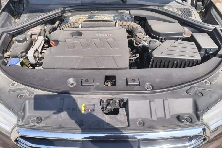 Used Haval H7 2016 Blue-Label H7 2.0T Automatic Luxury Model Engine Bay