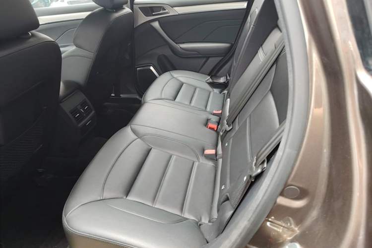 Used Haval H7 2016 Blue-Label H7 2.0T Automatic Elite Model Left Rear Seat