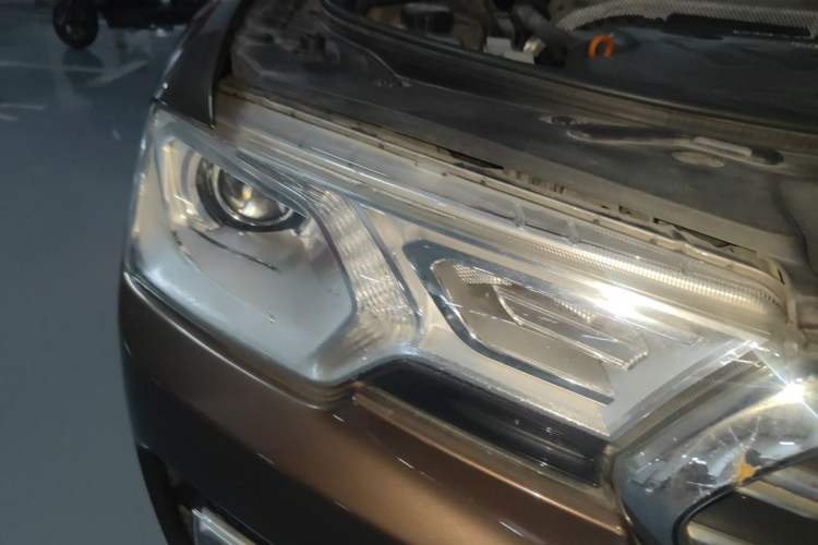 Used Haval H7 2016 Blue-Label H7 2.0T Automatic Luxury Model Right Front Headlight