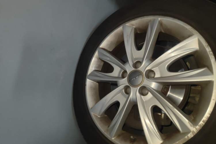 Used Haval H7 2016 Blue-Label H7 2.0T Automatic Luxury Model Right Front Wheel Hub