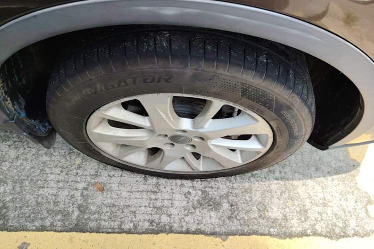 Used Haval H7 2016 Blue-Label H7 2.0T Automatic Elite Model Right Front Wheel Hub