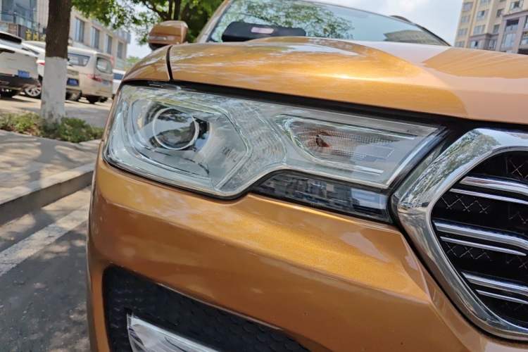 Used Haval H7 2016 Blue-Label H7 2.0T Automatic Luxury Model Right Front Headlight