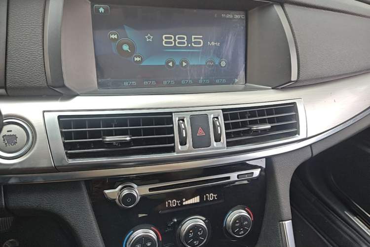 Used Haval H7 2016 Blue-Label H7 2.0T Automatic Luxury Model Audio And AC Panel