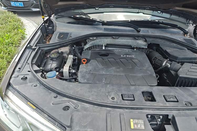 Used Haval H7 2016 Blue-Label H7 2.0T Automatic Luxury Model Engine Bay Right