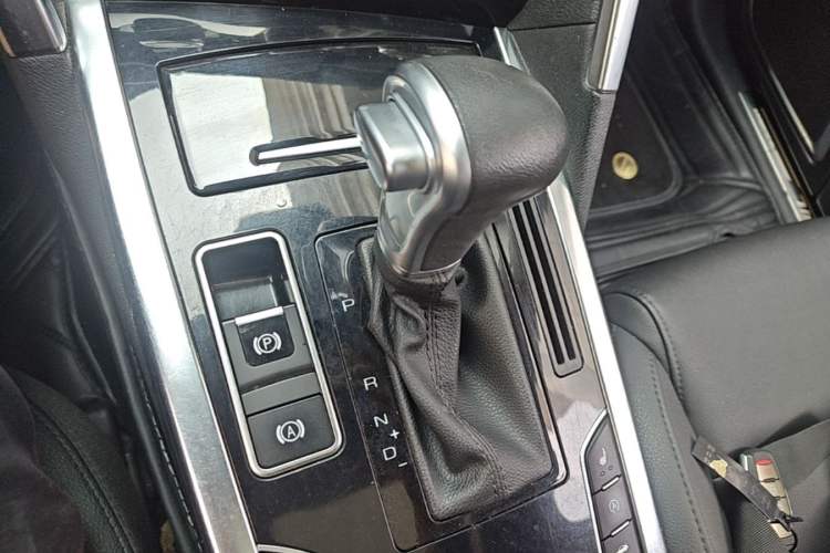 Used Haval H7 2016 Blue-Label H7 2.0T Automatic Luxury Model Gear Lever