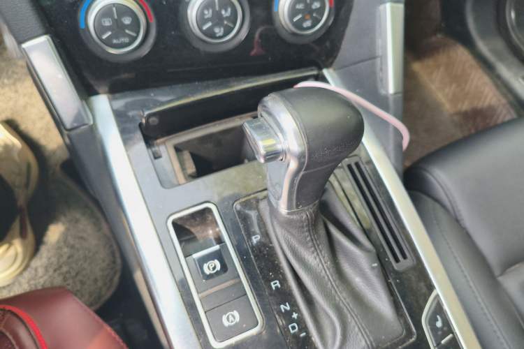 Used Haval H7 2016 Blue-Label H7 2.0T Automatic Luxury Model Gear Lever