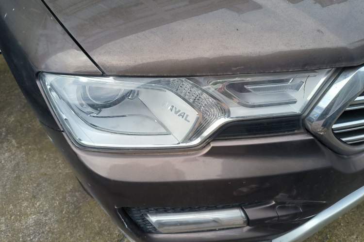 Used Haval H7 2016 Blue-Label H7 2.0T Automatic Luxury Model Right Front Headlight