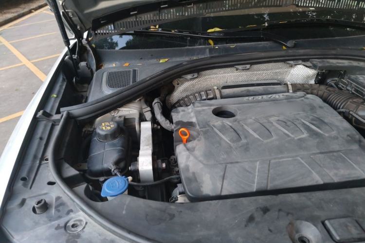 Used Haval H7 2016 Blue-Label H7 2.0T Automatic Luxury Model Engine Bay Right