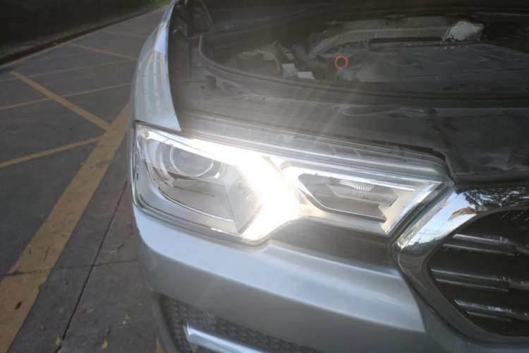 Used Haval H7 2016 Blue-Label H7 2.0T Automatic Luxury Model Right Front Headlight