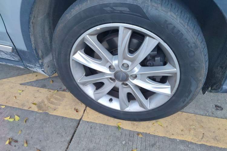 Used Haval H7 2016 Blue-Label H7 2.0T Automatic Luxury Model Right Front Wheel Hub