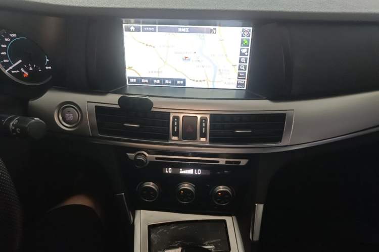 Used Haval H7 2016 Blue-Label H7 2.0T Automatic Luxury Model Audio And AC Panel