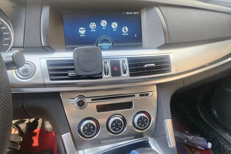 Used Haval H7 2016 Blue-Label H7 2.0T Automatic Luxury Model Audio And AC Panel