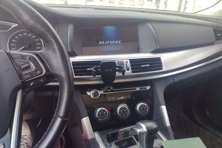 Used Haval H7 2016 Blue-Label H7 2.0T Automatic Luxury Model Audio And AC Panel
