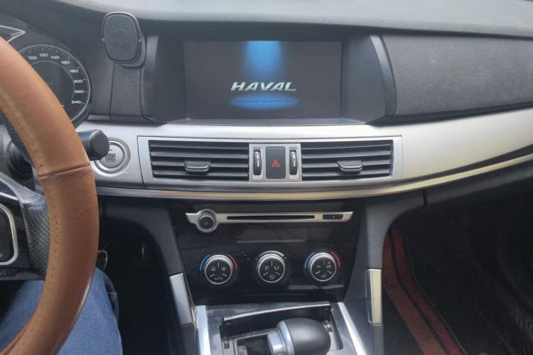 Used Haval H7 2016 Blue-Label H7 2.0T Automatic Luxury Model Audio And AC Panel