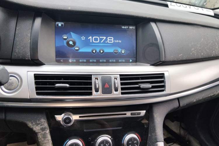 Used Haval H7 2016 Blue-Label H7 2.0T Automatic Luxury Model Audio And AC Panel