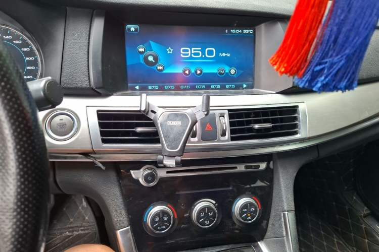 Used Haval H7 2016 Blue-Label H7 2.0T Automatic Elite Model Audio And AC Panel