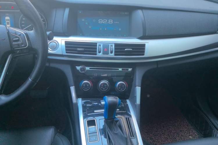 Used Haval H7 2016 Blue-Label H7 2.0T Automatic Luxury Model Audio And AC Panel