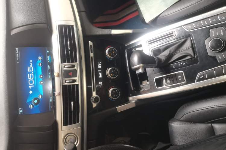 Used Haval H7 2016 Blue-Label H7 2.0T Automatic Luxury Model Audio And AC Panel