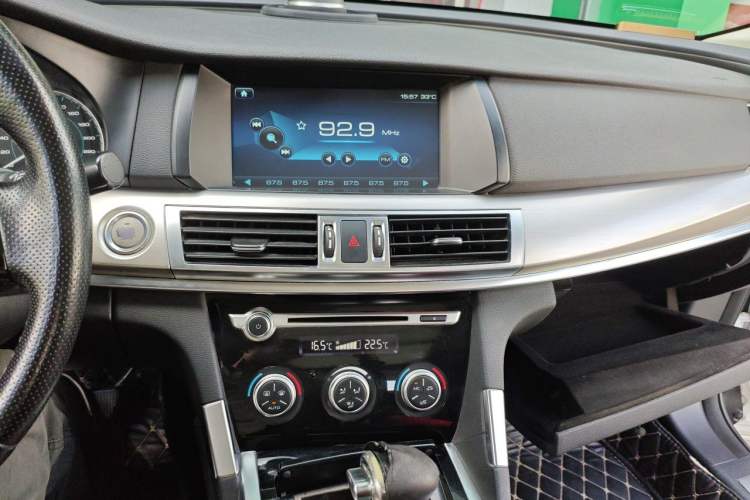 Used Haval H7 2016 Blue-Label H7 2.0T Automatic Luxury Model Audio And AC Panel