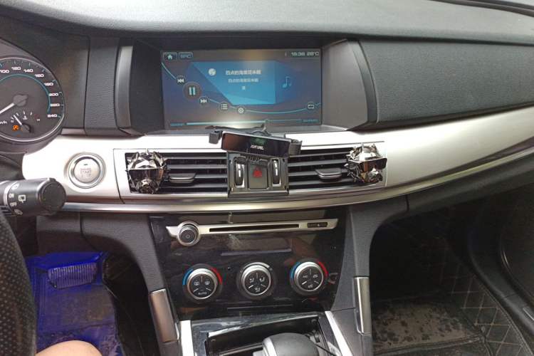 Used Haval H7 2016 Blue-Label H7 2.0T Automatic Luxury Model Audio And AC Panel
