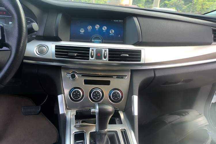Used Haval H7 2016 Blue-Label H7 2.0T Automatic Luxury Model Audio And AC Panel