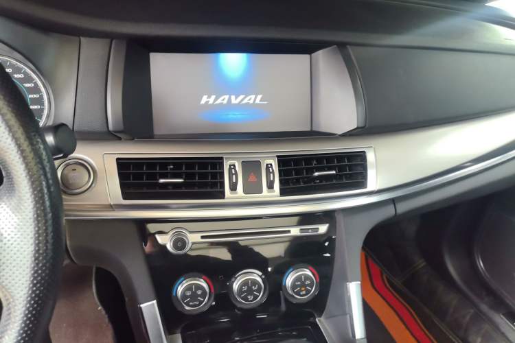 Used Haval H7 2016 Blue-Label H7 2.0T Automatic Luxury Model Audio And AC Panel