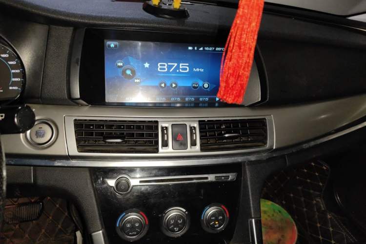 Used Haval H7 2016 Blue-Label H7 2.0T Automatic Luxury Model Audio And AC Panel