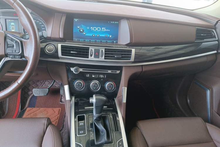 Used Haval H7 2016 Blue-Label H7 2.0T Automatic Luxury Model Audio And AC Panel