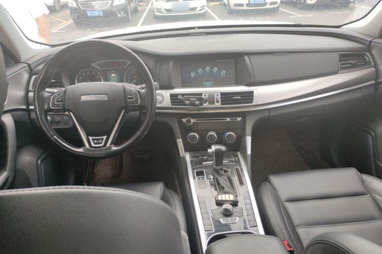 Used Haval H7 2016 Blue-Label H7 2.0T Automatic Luxury Model Center Console