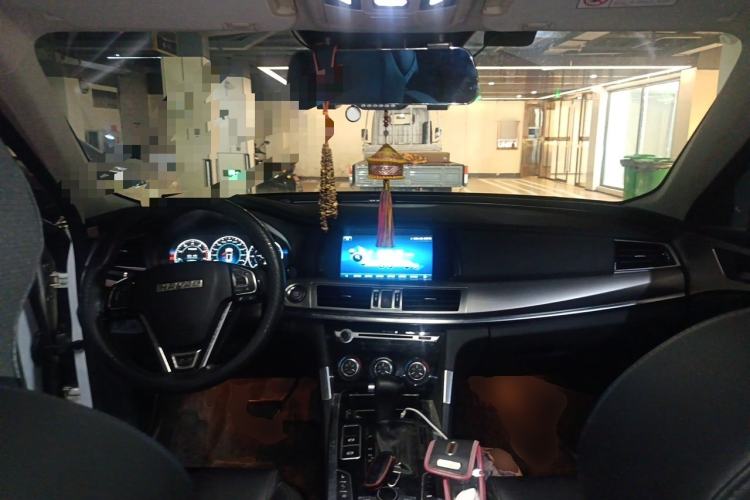 Used Haval H7 2016 Blue-Label H7 2.0T Automatic Luxury Model Center Console