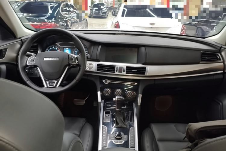 Used Haval H7 2016 Blue-Label H7 2.0T Automatic Luxury Model Center Console