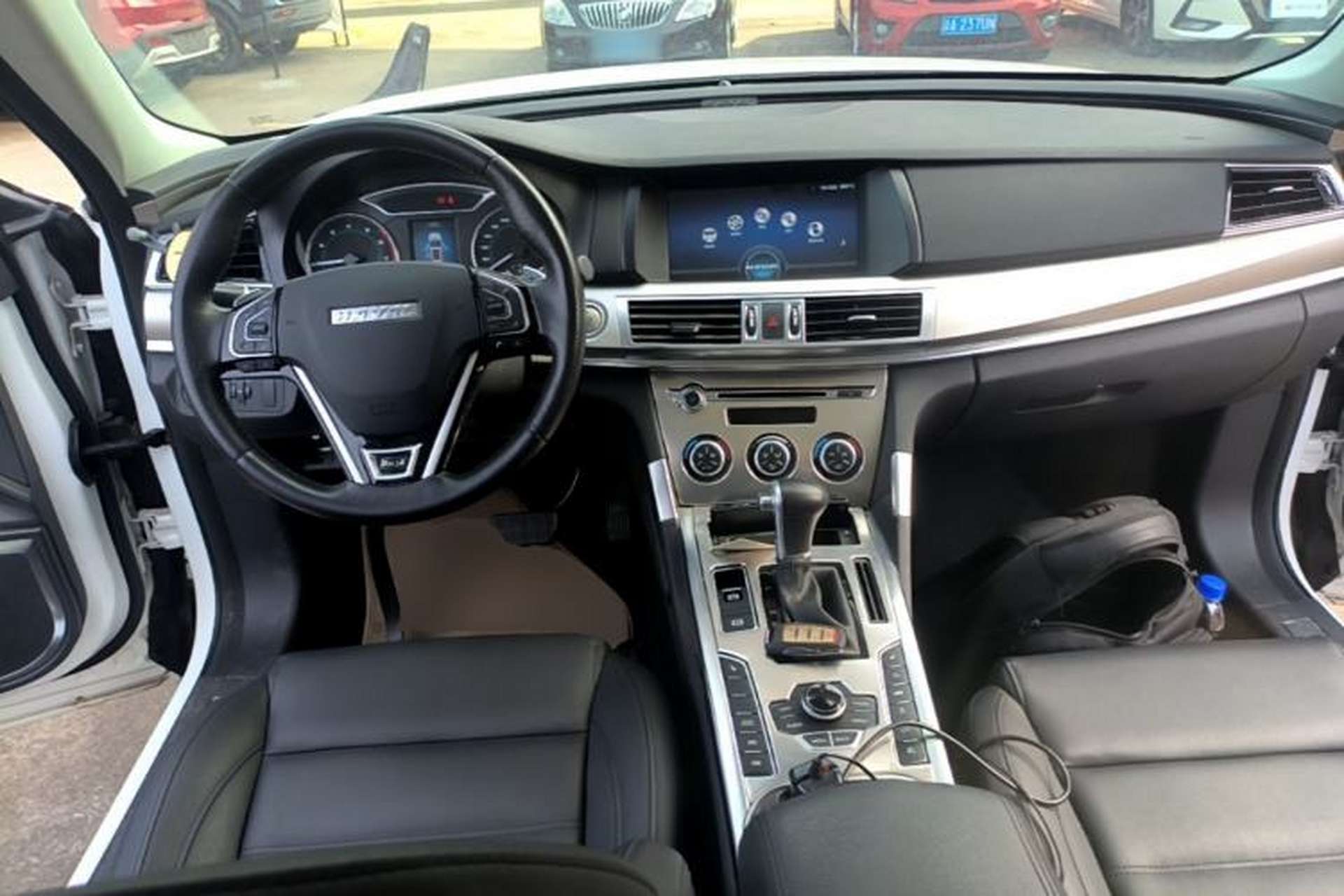 Used Haval H7 2016 Blue-Label H7 2.0T Automatic Luxury Model Center Console