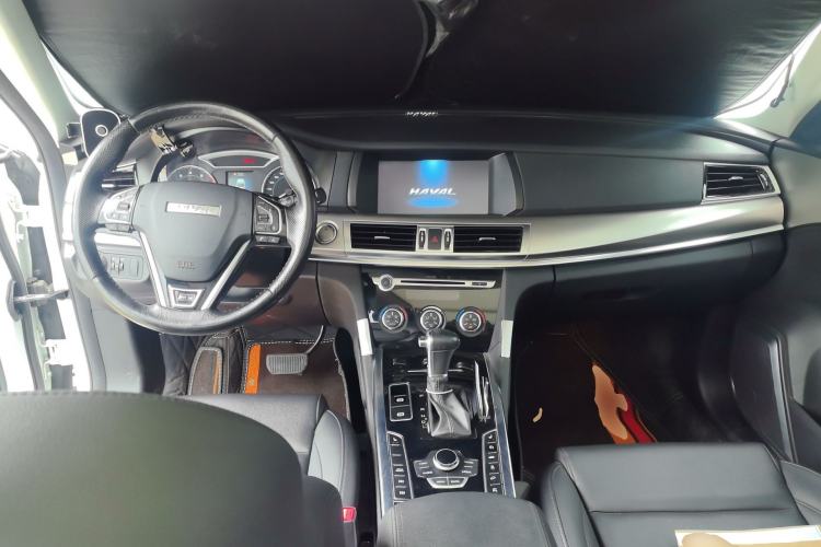 Used Haval H7 2016 Blue-Label H7 2.0T Automatic Luxury Model Center Console