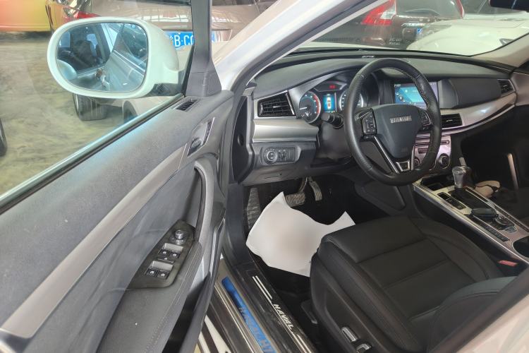 Used Haval H7 2016 Blue-Label H7 2.0T Automatic Elite Model Driver Seat