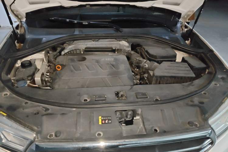 Used Haval H7 2016 Blue-Label H7 2.0T Automatic Luxury Model Engine Bay