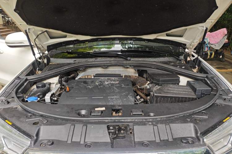 Used Haval H7 2016 Blue-Label H7 2.0T Automatic Luxury Model Engine Bay