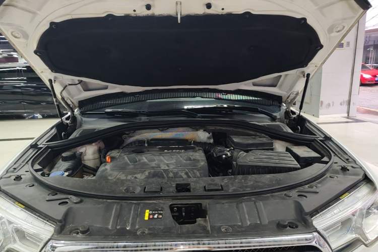 Used Haval H7 2016 Blue-Label H7 2.0T Automatic Luxury Model Engine Bay