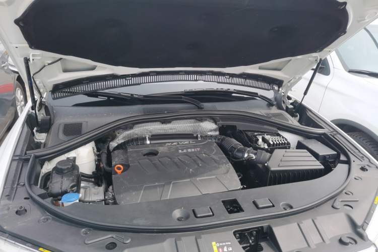 Used Haval H7 2016 Blue-Label H7 2.0T Automatic Elite Model Engine Bay