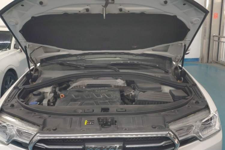Used Haval H7 2016 Blue-Label H7 2.0T Automatic Luxury Model Engine Bay