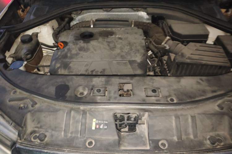 Used Haval H7 2016 Blue-Label H7 2.0T Automatic Luxury Model Engine Bay