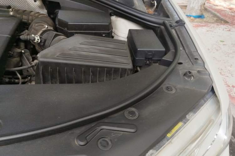 Used Haval H7 2016 Blue-Label H7 2.0T Automatic Luxury Model Engine Bay Left