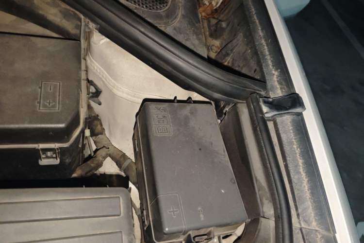 Used Haval H7 2016 Blue-Label H7 2.0T Automatic Luxury Model Engine Bay Left