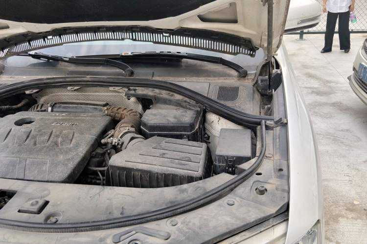 Used Haval H7 2016 Blue-Label H7 2.0T Automatic Luxury Model Engine Bay Left