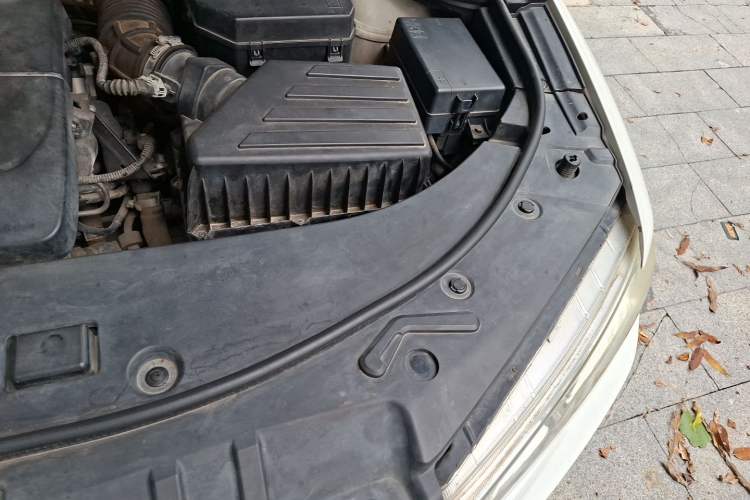 Used Haval H7 2016 Blue-Label H7 2.0T Automatic Elite Model Engine Bay Left