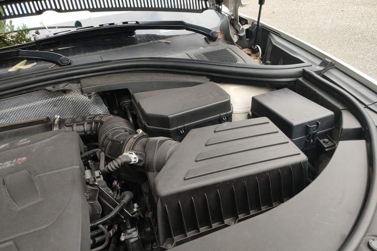 Used Haval H7 2016 Blue-Label H7 2.0T Automatic Luxury Model Engine Bay Left