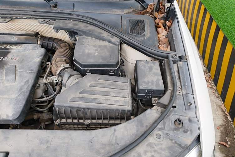 Used Haval H7 2016 Blue-Label H7 2.0T Automatic Elite Model Engine Bay Left
