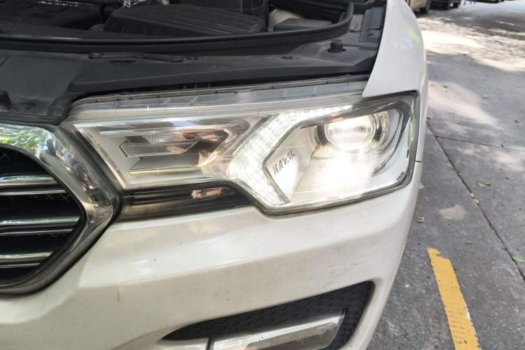Used Haval H7 2016 Blue-Label H7 2.0T Automatic Luxury Model Engine Bay Left
