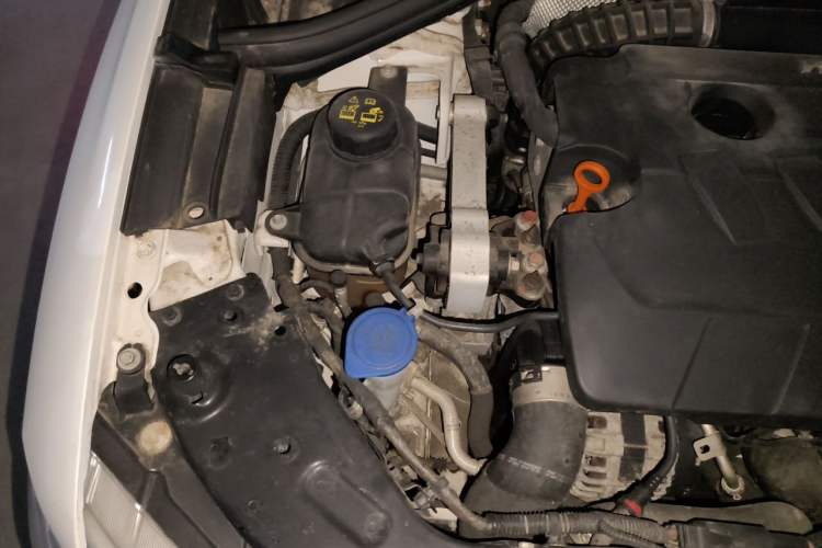 Used Haval H7 2016 Blue Label H7 2.0T Automatic Comfort Model Engine Bay Right